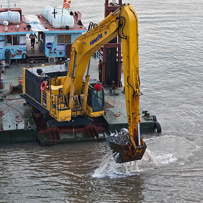 Excavator Jangkauan Tinggi Lengan Panjang